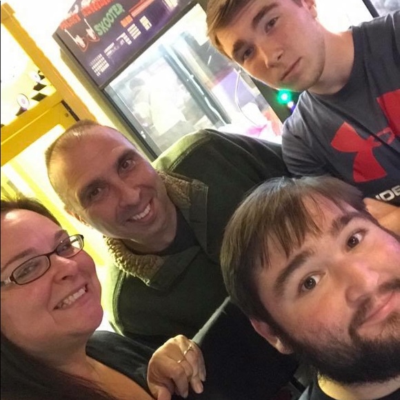 Meet your Posher, Andrea - Picture 8 of 8